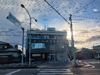 484093184